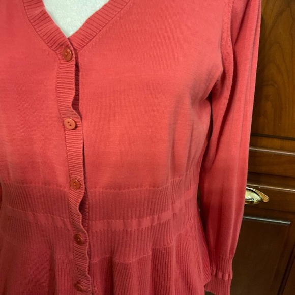 CAbi #900 Coral SILK blend 3/4 sleeve cardigan with buttons. Size Large - Picture 2 of 3
